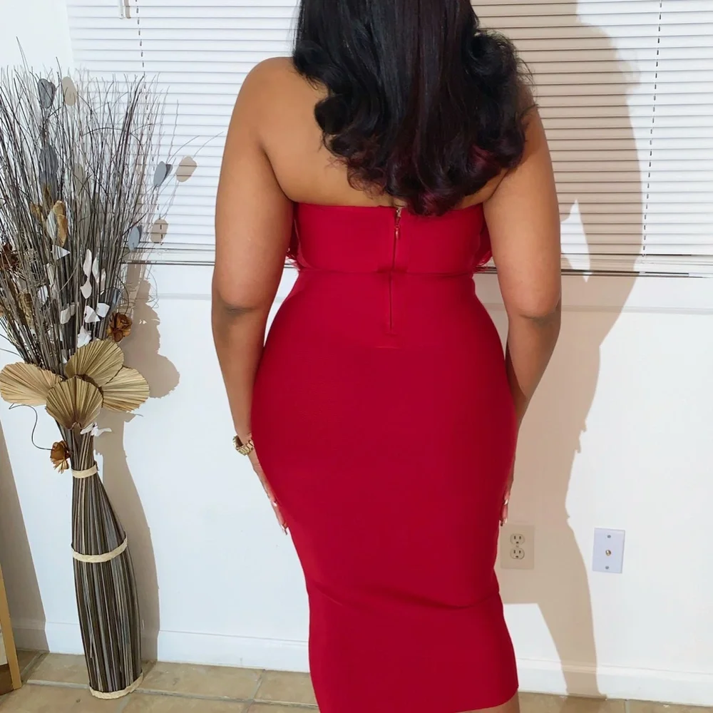 Dresses - Picture 3 of 7